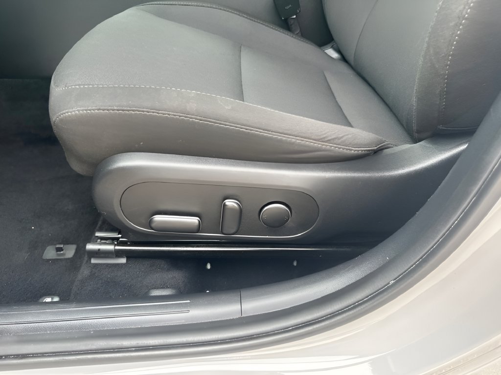 Used 2025 Hyundai Kona SEL AWD/4WD image 11