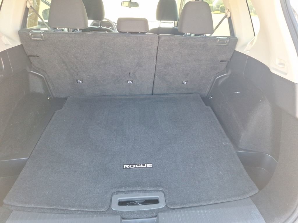 Used 2024 Nissan Rogue SV image 15