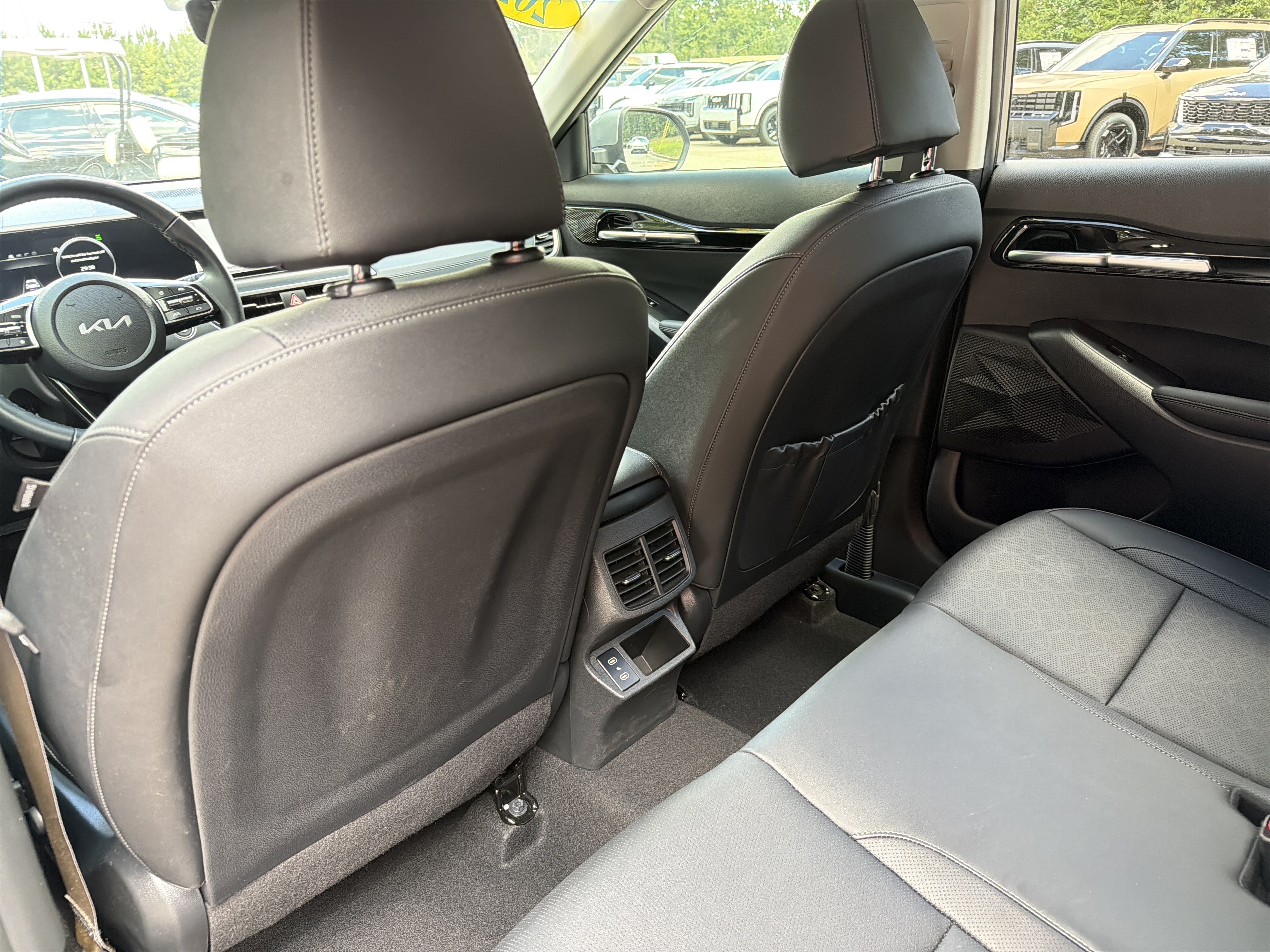Certified 2025 Kia Seltos EX w/ EX Sunroof Package AWD/4WD image 22