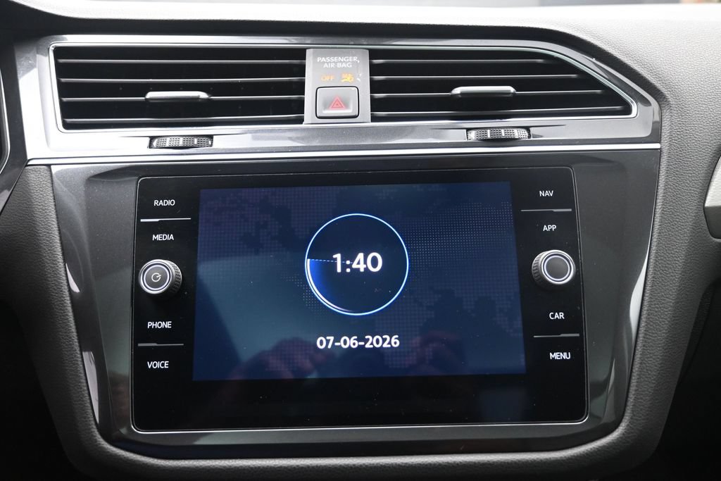 Used 2020 Volkswagen Tiguan SEL FWD image 11
