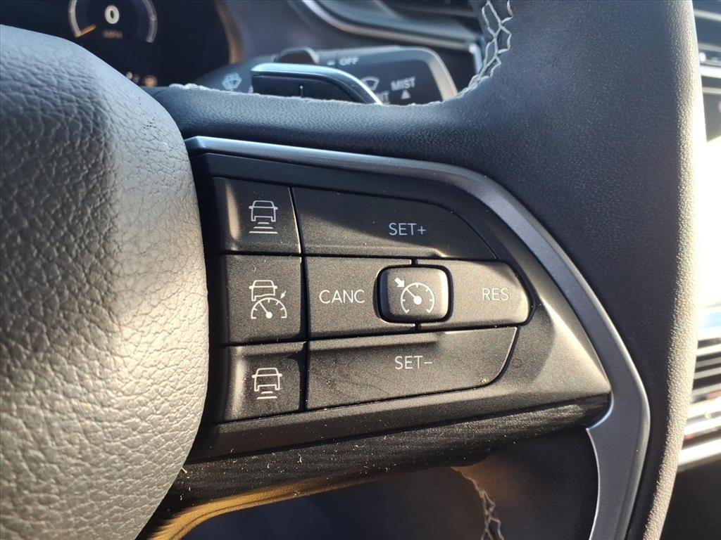 Used 2023 Jeep Grand Cherokee Laredo image 20