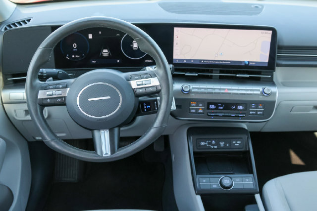 Used 2024 Hyundai Kona SEL w/ Convenience Package FWD image 17