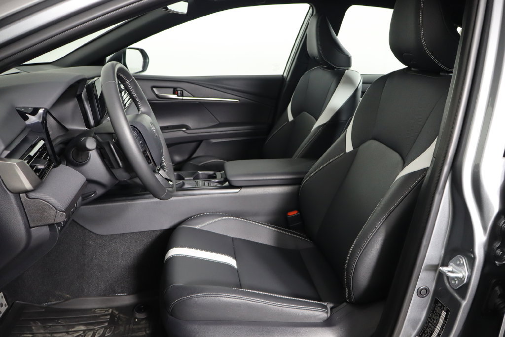 Used 2026 Toyota Camry SE w/ Convenience Package FWD image 14