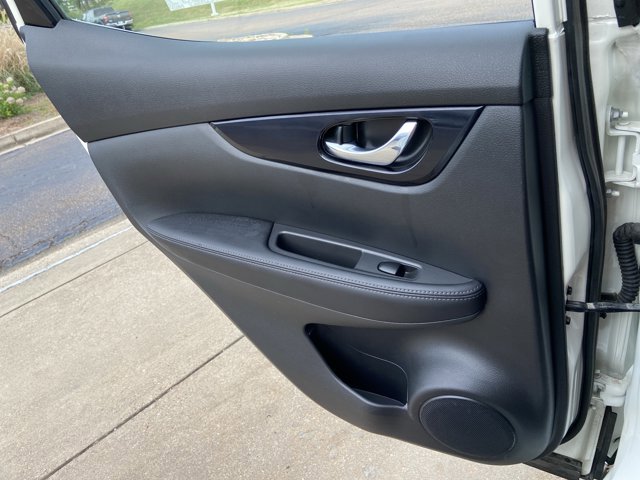 Used 2020 Nissan Rogue Sport SV image 51