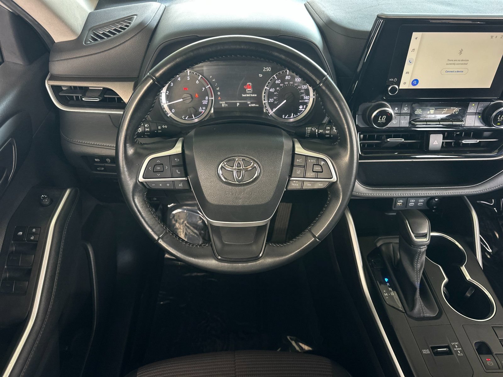 Used 2023 Toyota Highlander LE FWD image 13