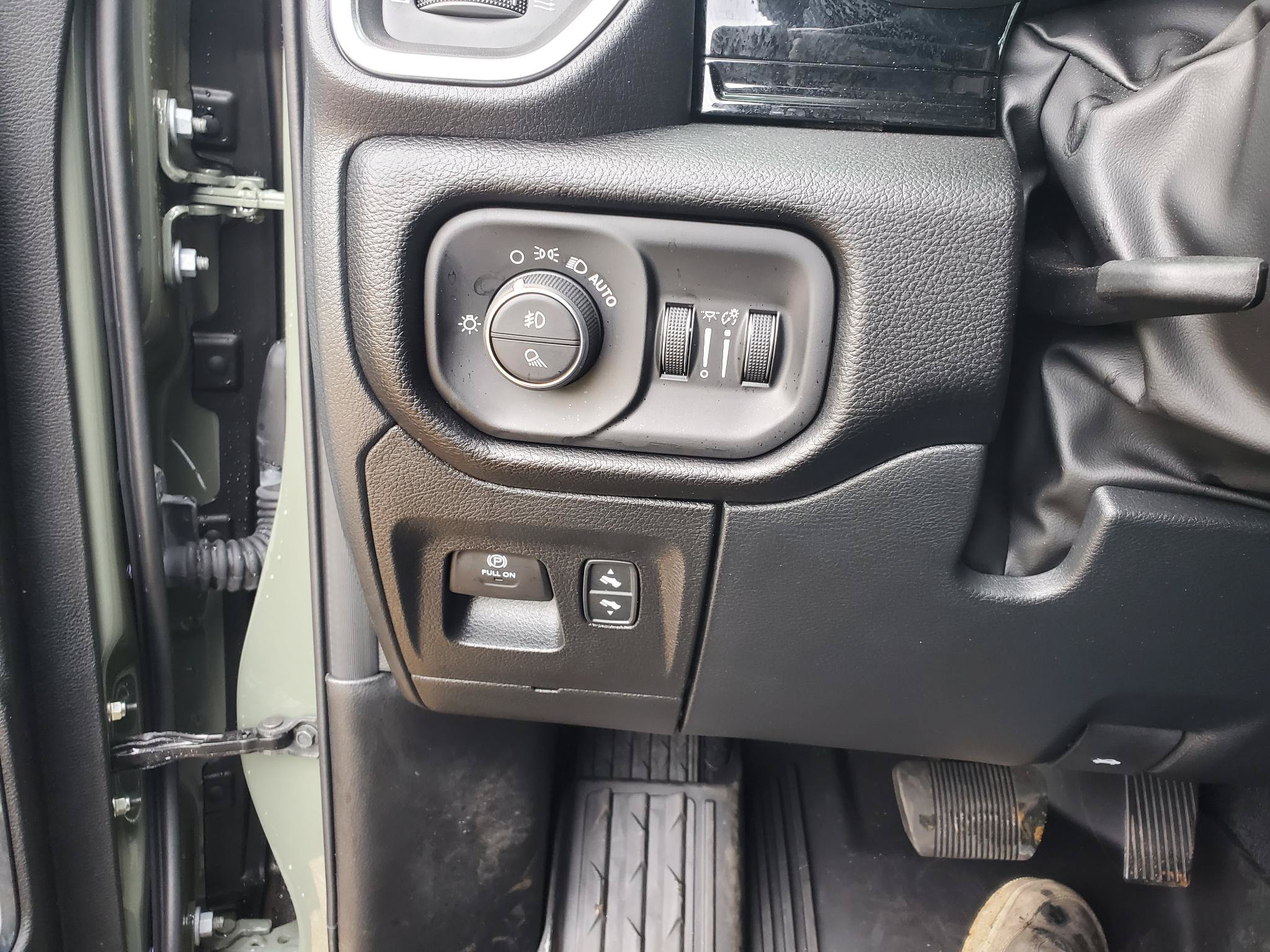 Used 2026 RAM 1500 Laramie w/ Night Edition AWD/4WD image 27