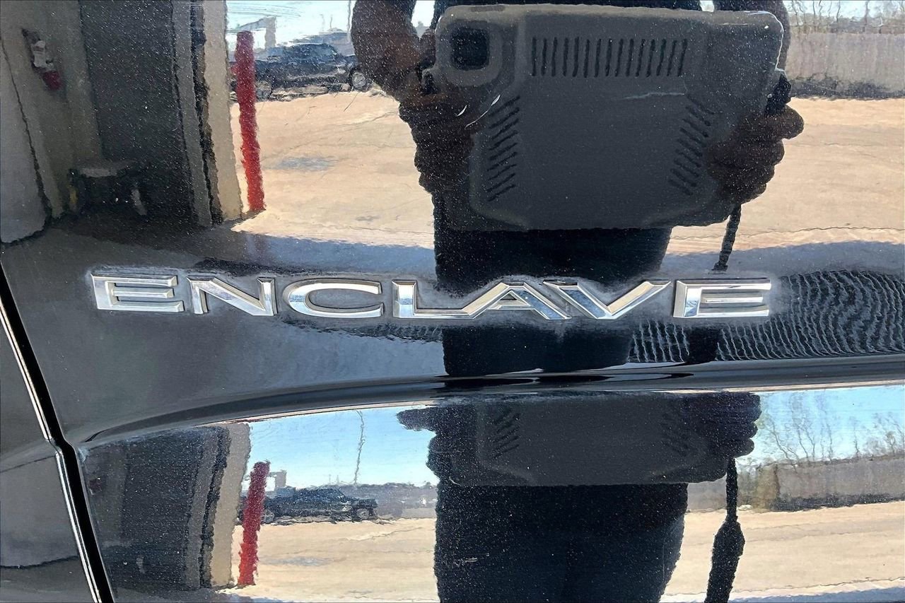 Used 2021 Buick Enclave Essence w/ Sound and Sites Package image 31