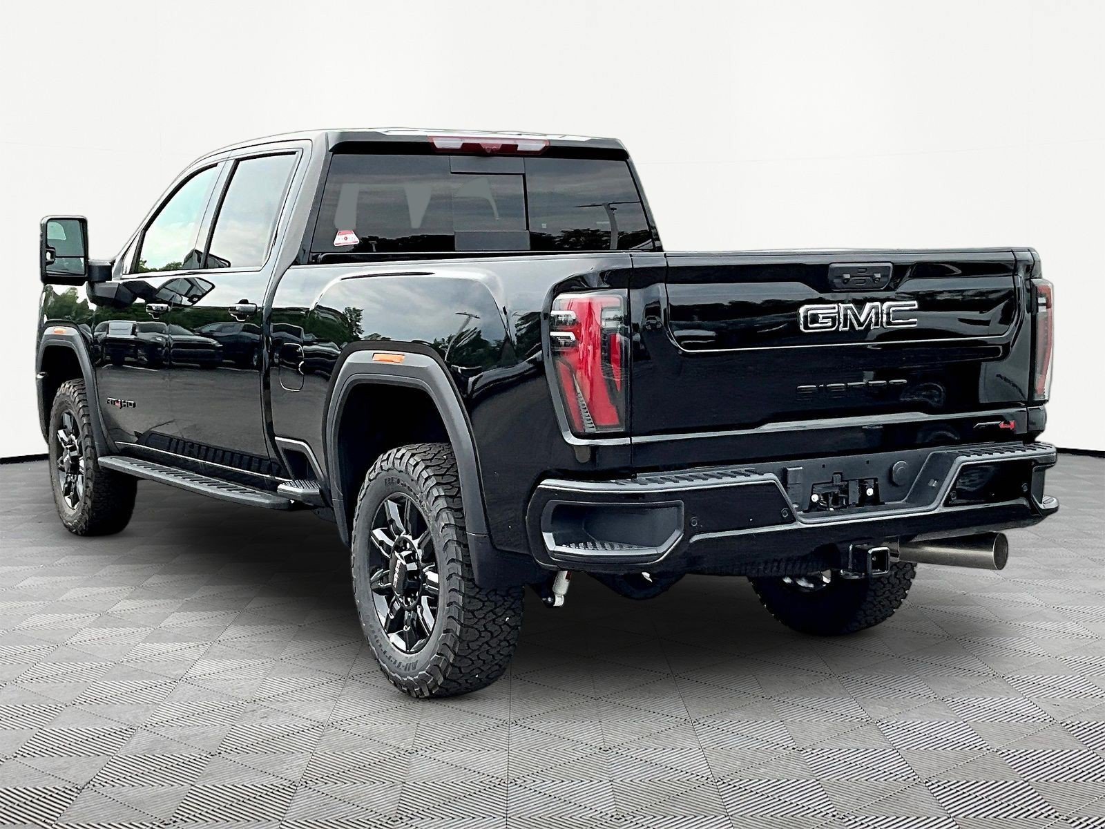 New 2026 GMC Sierra 2500 AT4 w/ AT4 Premium Plus Package AWD/4WD image 4