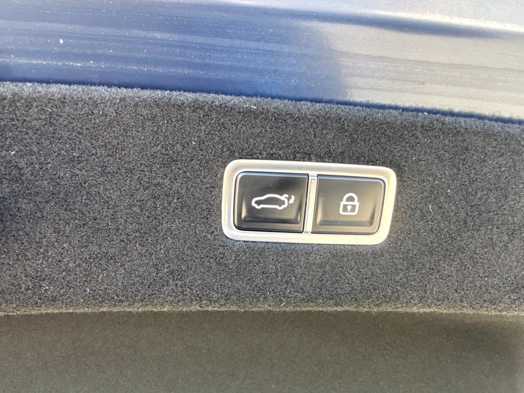 Used 2025 Genesis G90 3.5T AWD/4WD image 23