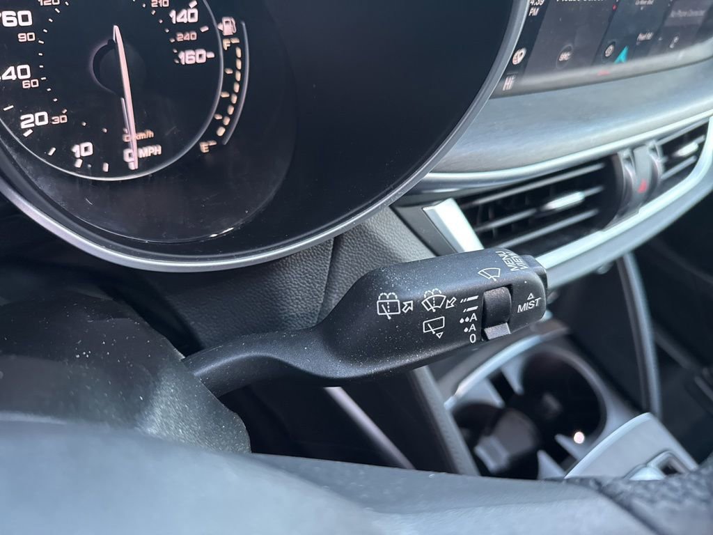 Used 2023 Alfa Romeo Stelvio Ti image 35
