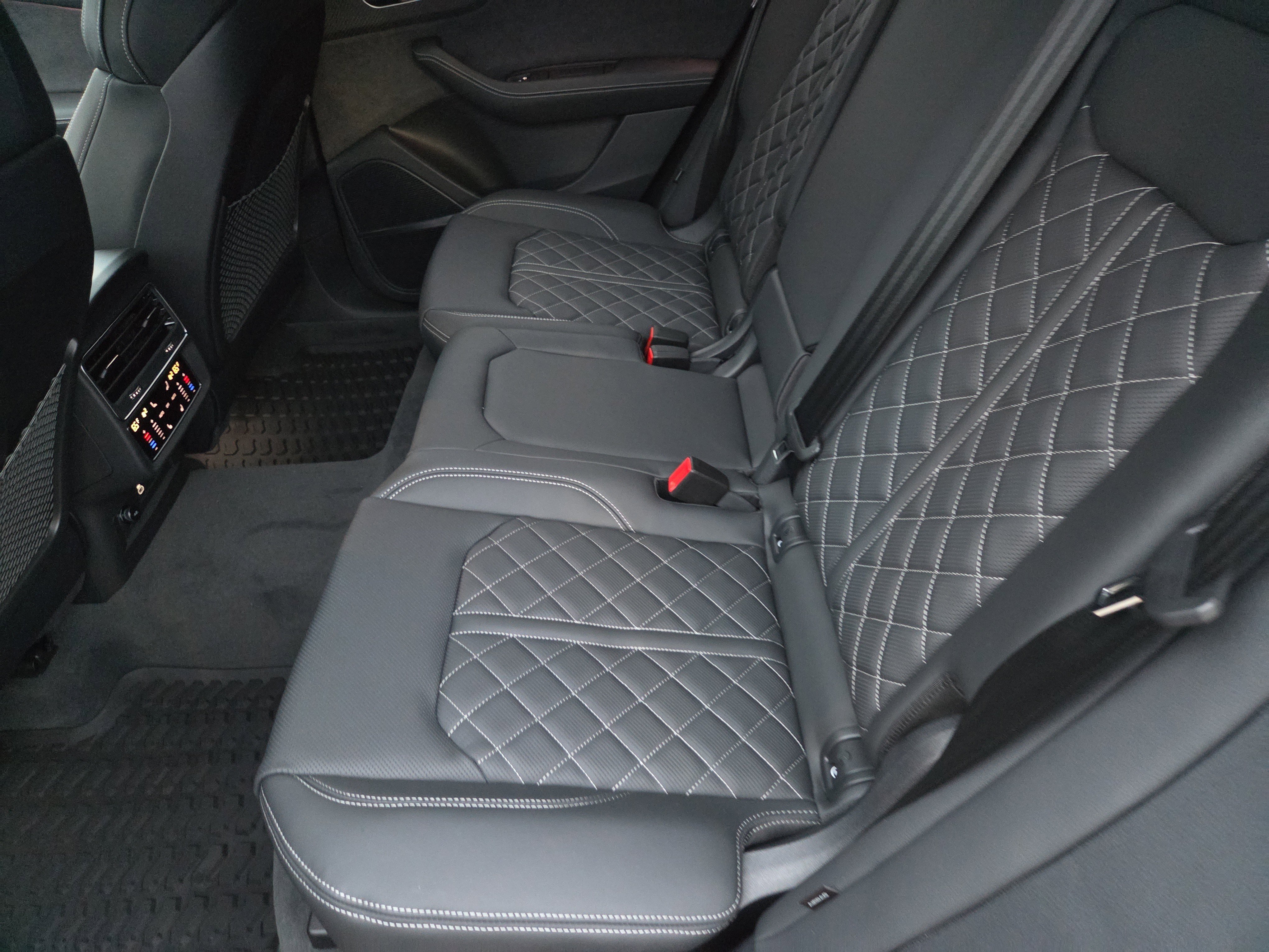 New 2026 Audi SQ8 Premium Plus image 6