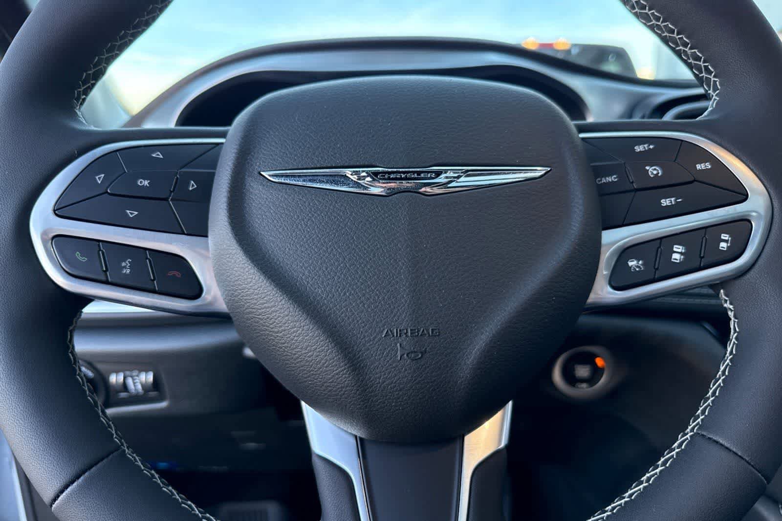 New 2026 Chrysler Pacifica Limited AWD/4WD image 26