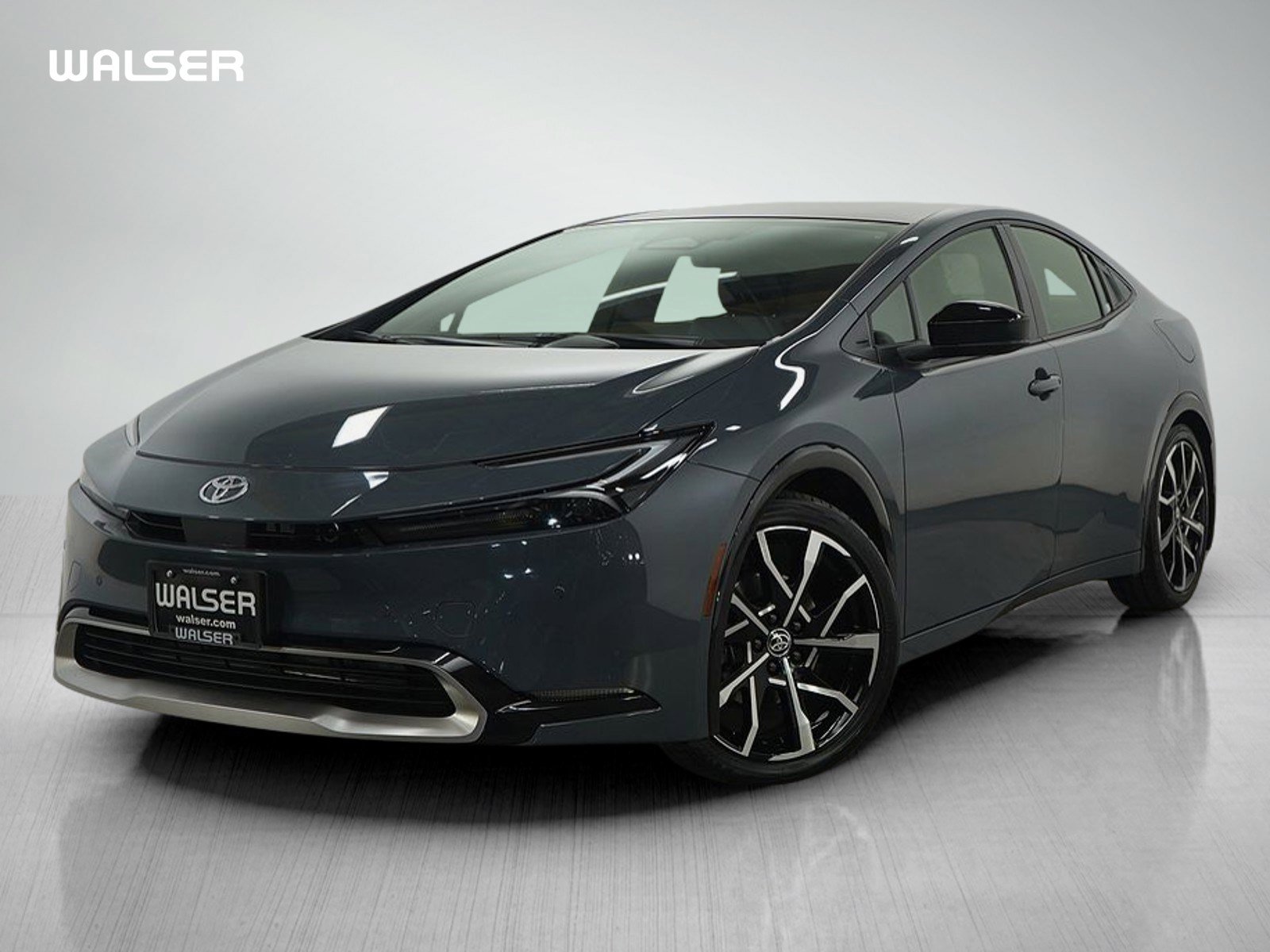 Used 2025 Toyota Prius Plug-In Hybrid FWD image 1