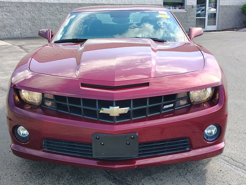 Used 2010 Chevrolet Camaro SS RWD image 3