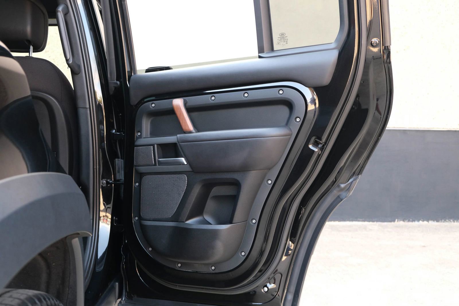 Used 2023 Land Rover Defender 110 X image 28