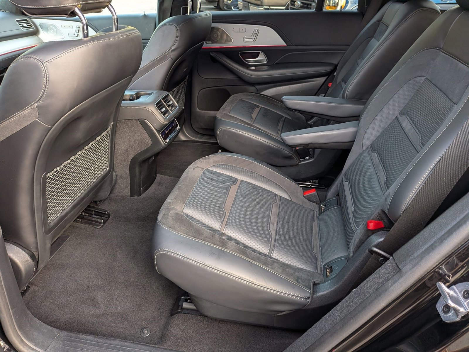 Used 2024 Mercedes-Benz GLS 63 AMG 4MATIC image 24