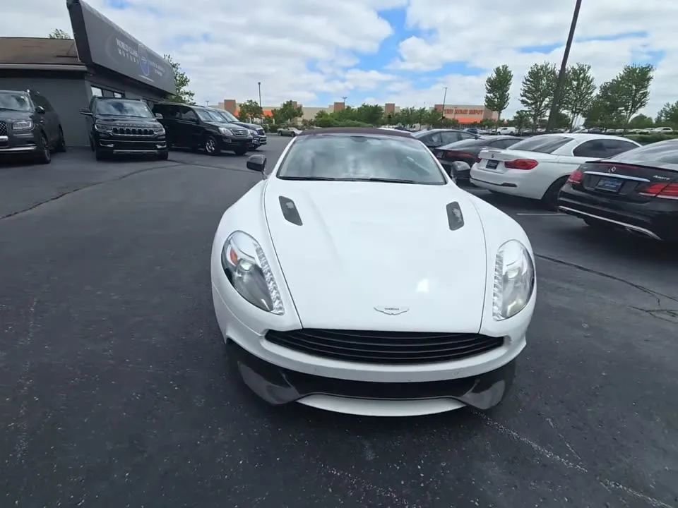 Used 2015 Aston Martin Vanquish Volante RWD image 2