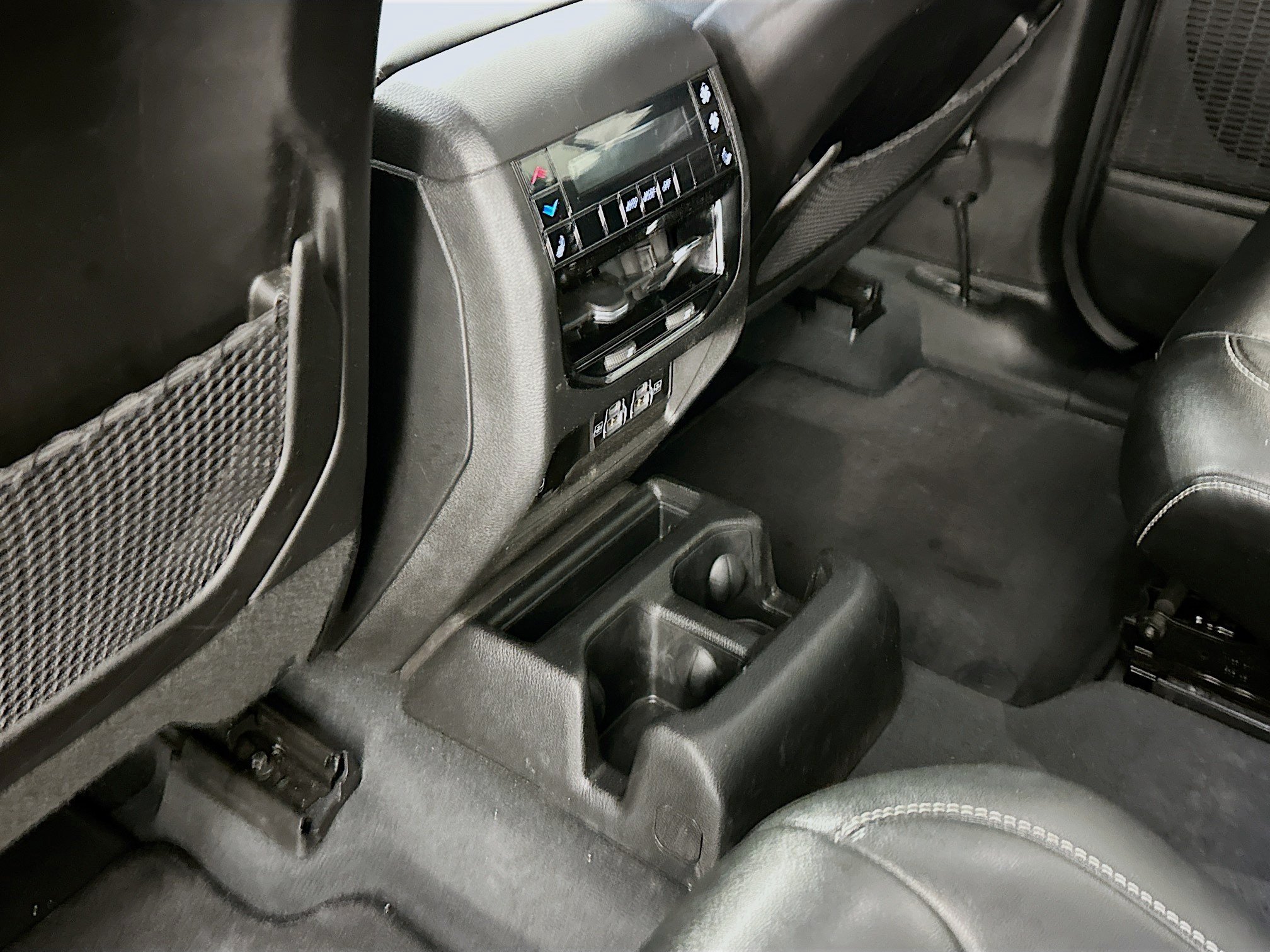 Used 2023 Jeep Grand Cherokee L Limited AWD/4WD image 28