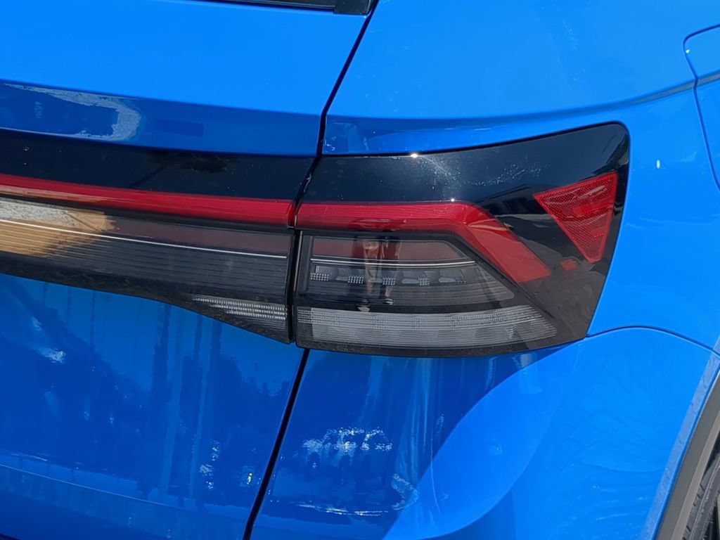 New 2026 Volkswagen Taos SE FWD image 8