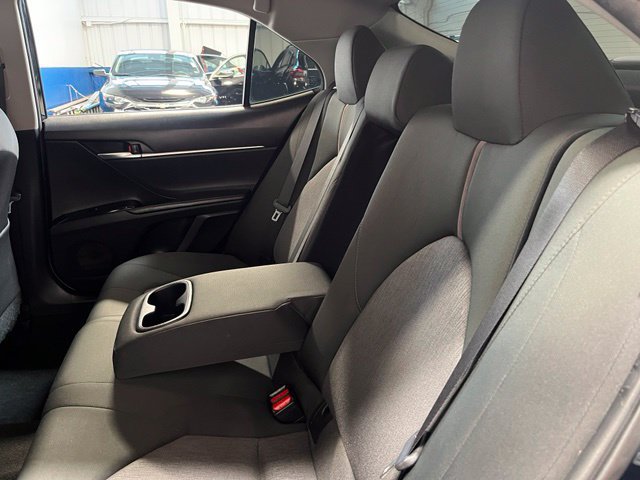Used 2018 Toyota Camry LE FWD image 19