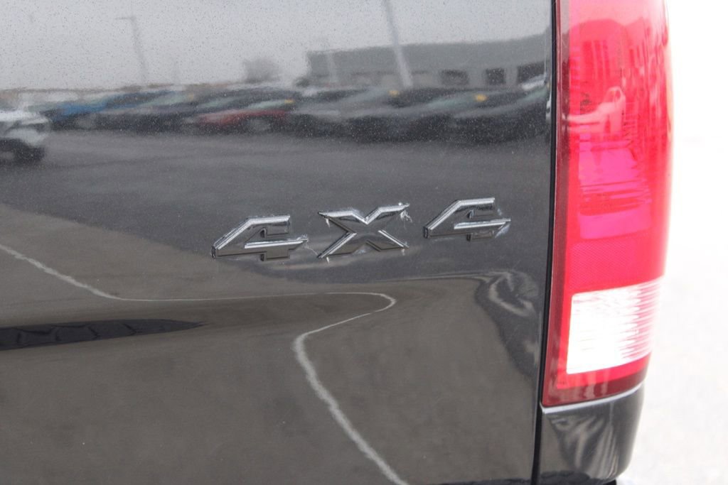 Used 2018 RAM 1500 Express w/ Black Ram 1500 Express Group image 9