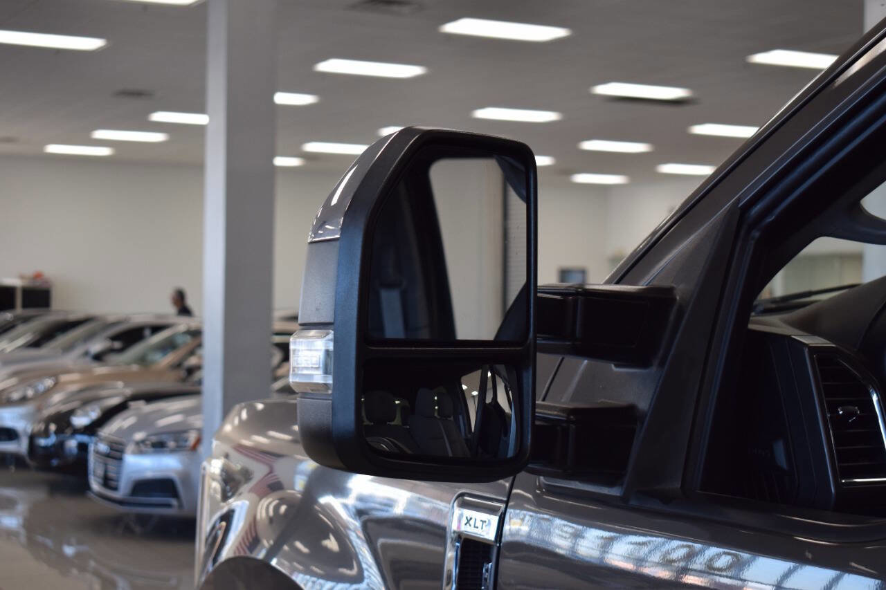 Used 2017 Ford F350 XLT w/ XLT Premium Package image 15