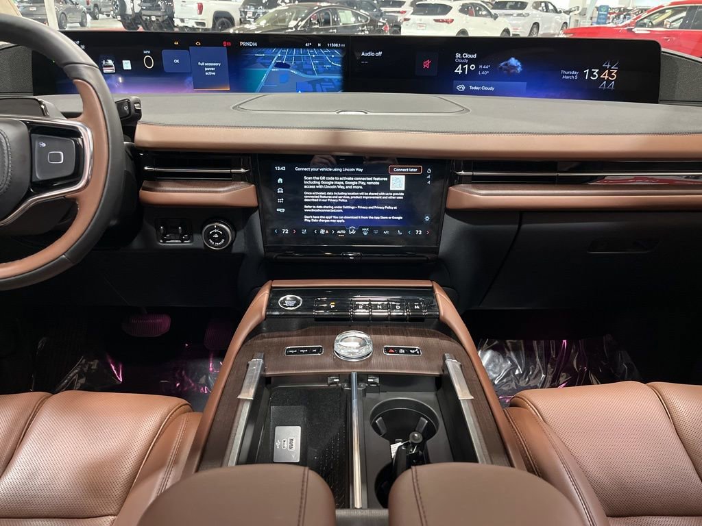 Certified 2025 Lincoln Navigator L Reserve AWD/4WD image 21