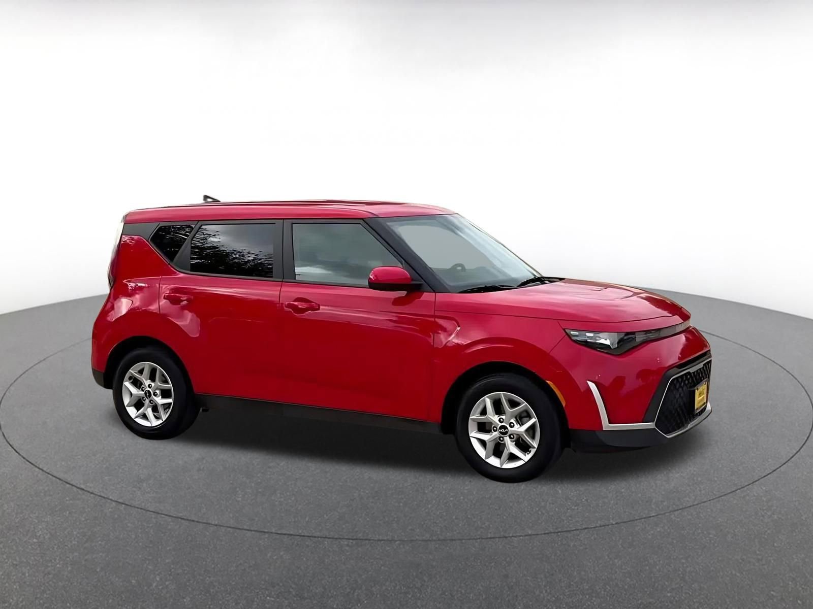 Used 2025 Kia Soul LX w/ LX Technology Package image 2