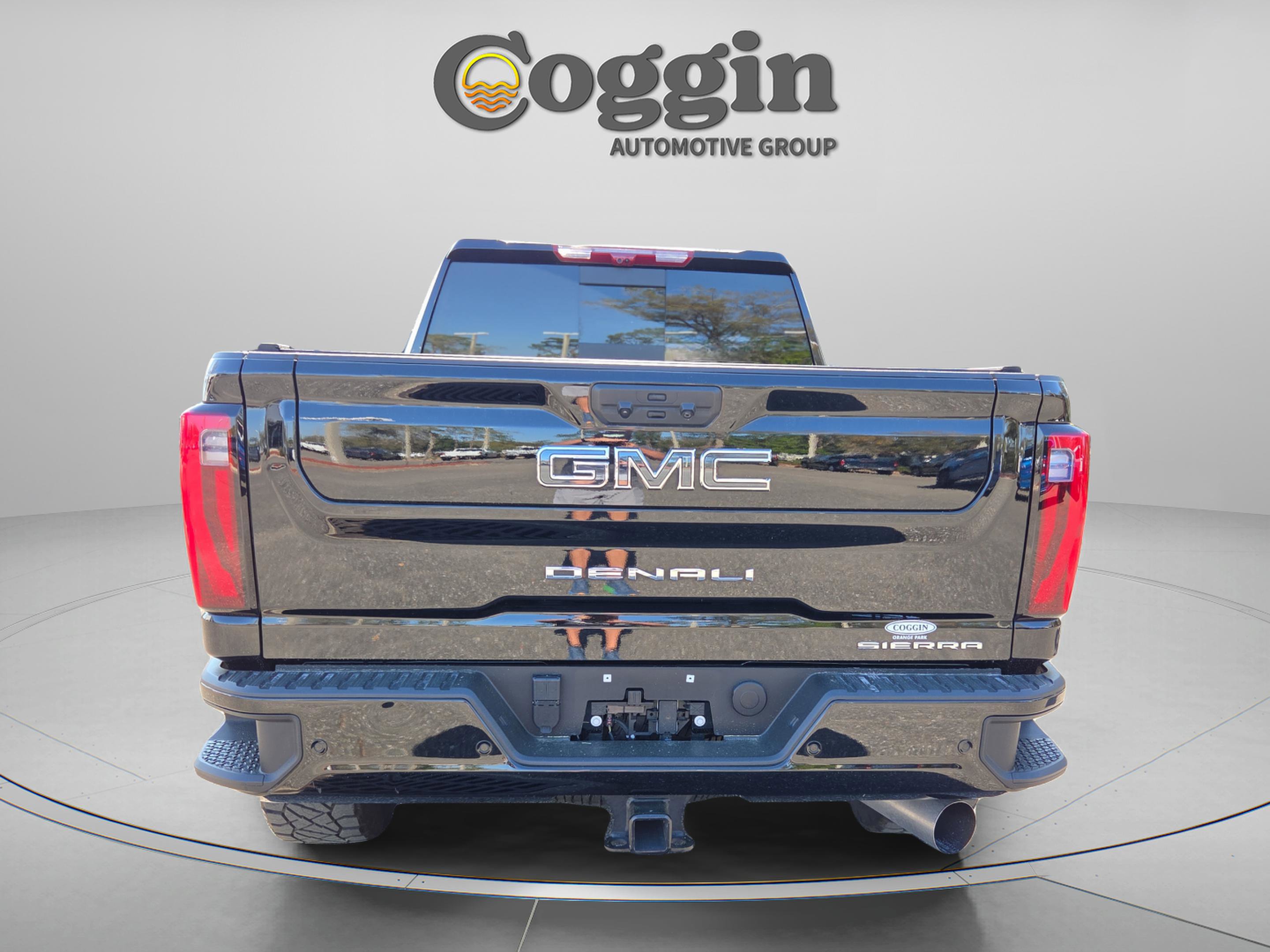 Used 2025 GMC Sierra 2500 Denali Ultimate image 4