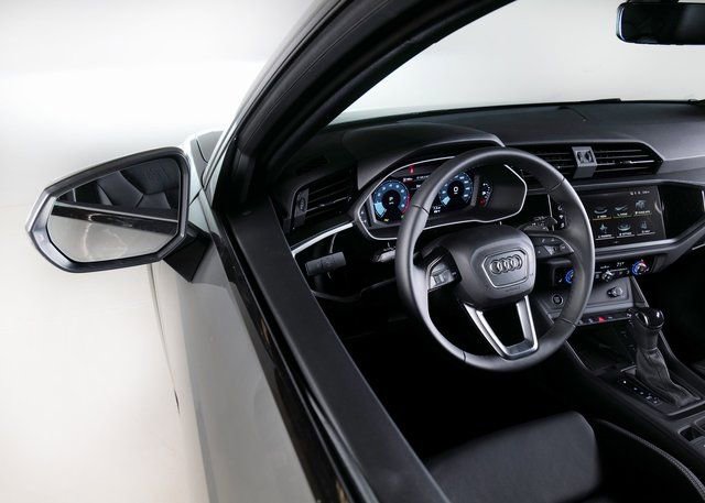 New 2025 Audi Q3 2.0T Premium image 22