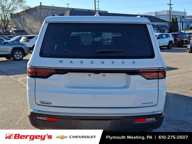 Used 2022 Jeep Wagoneer Series III AWD/4WD image 6