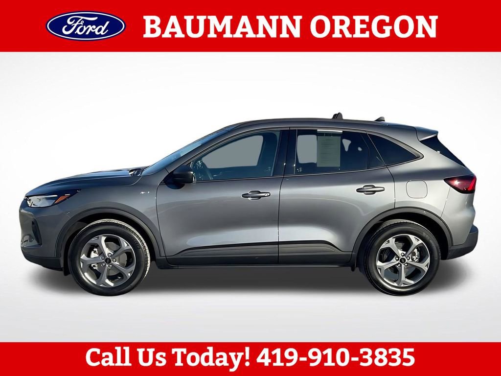 Used 2026 Ford Escape ST-Line w/ Cold Weather Package AWD/4WD image 9
