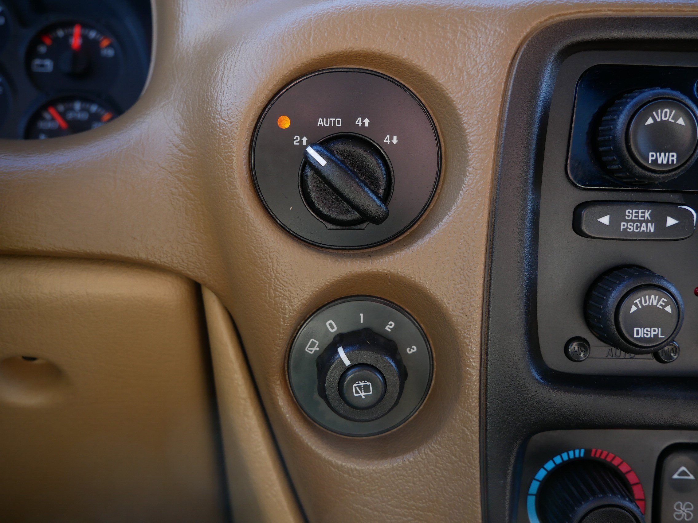 Used 2003 Chevrolet TrailBlazer LT w/ Driver Convenience Package image 32