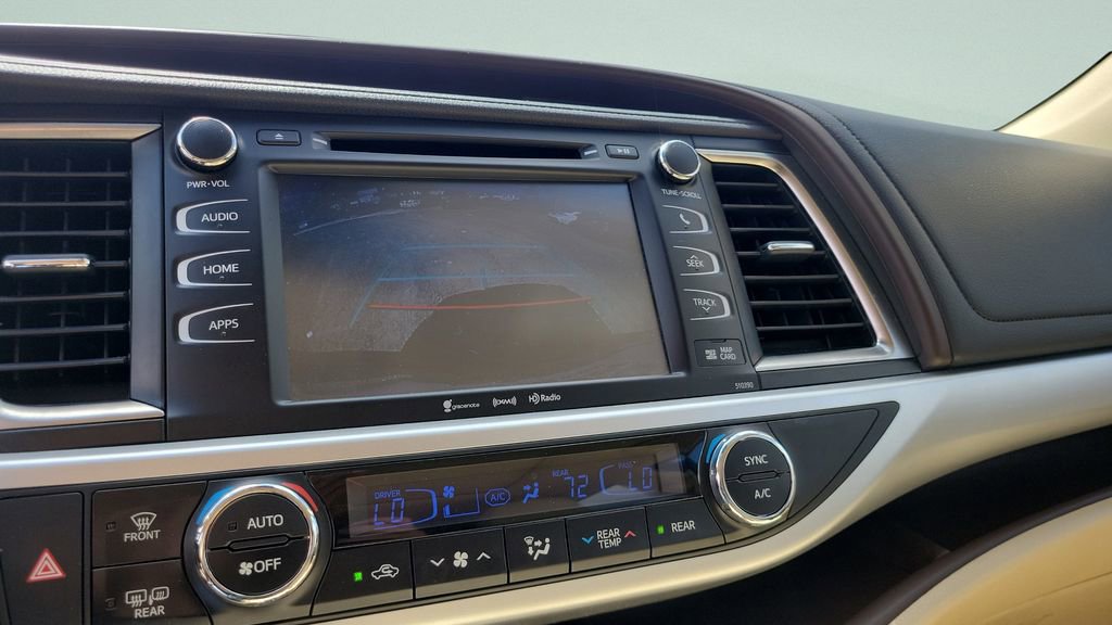 Used 2019 Toyota Highlander XLE image 17