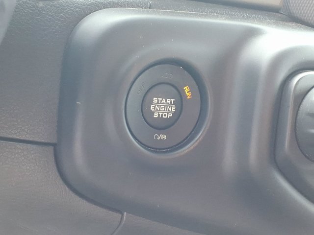 Used 2019 Jeep Wrangler Unlimited Sahara AWD/4WD image 15
