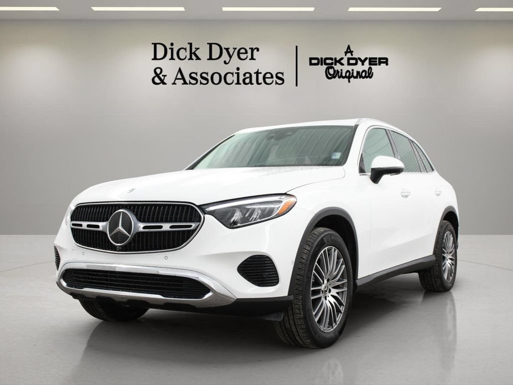 Used 2025 Mercedes-Benz GLC 300 image 5