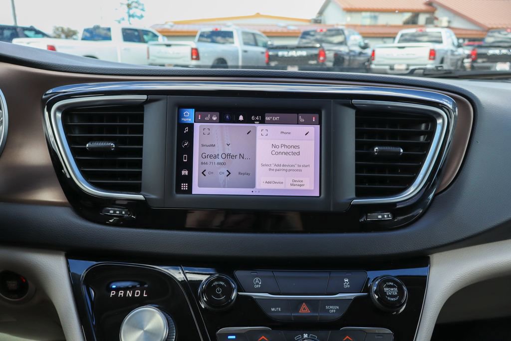 Used 2022 Chrysler Voyager LX FWD image 20