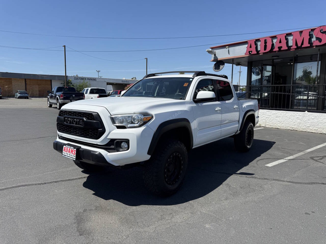 Used 2018 Toyota Tacoma SR5 RWD image 7