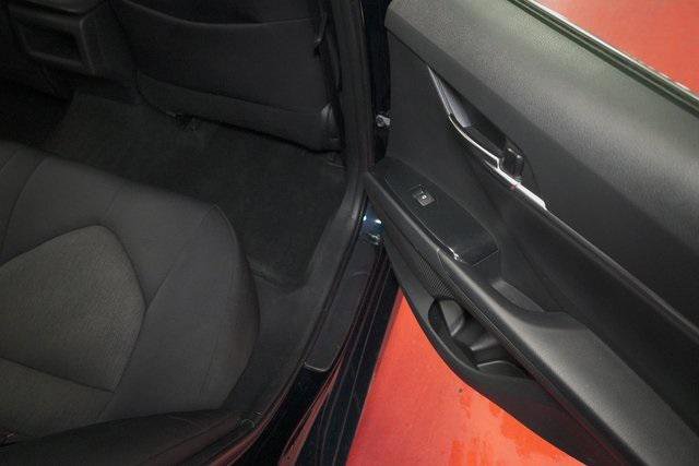Certified 2018 Toyota Camry LE w/ Convenience Package FWD image 16