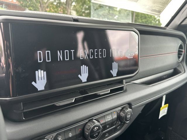 New 2025 Jeep Wrangler Rubicon w/ XTREMEE 35" Tire Package image 25