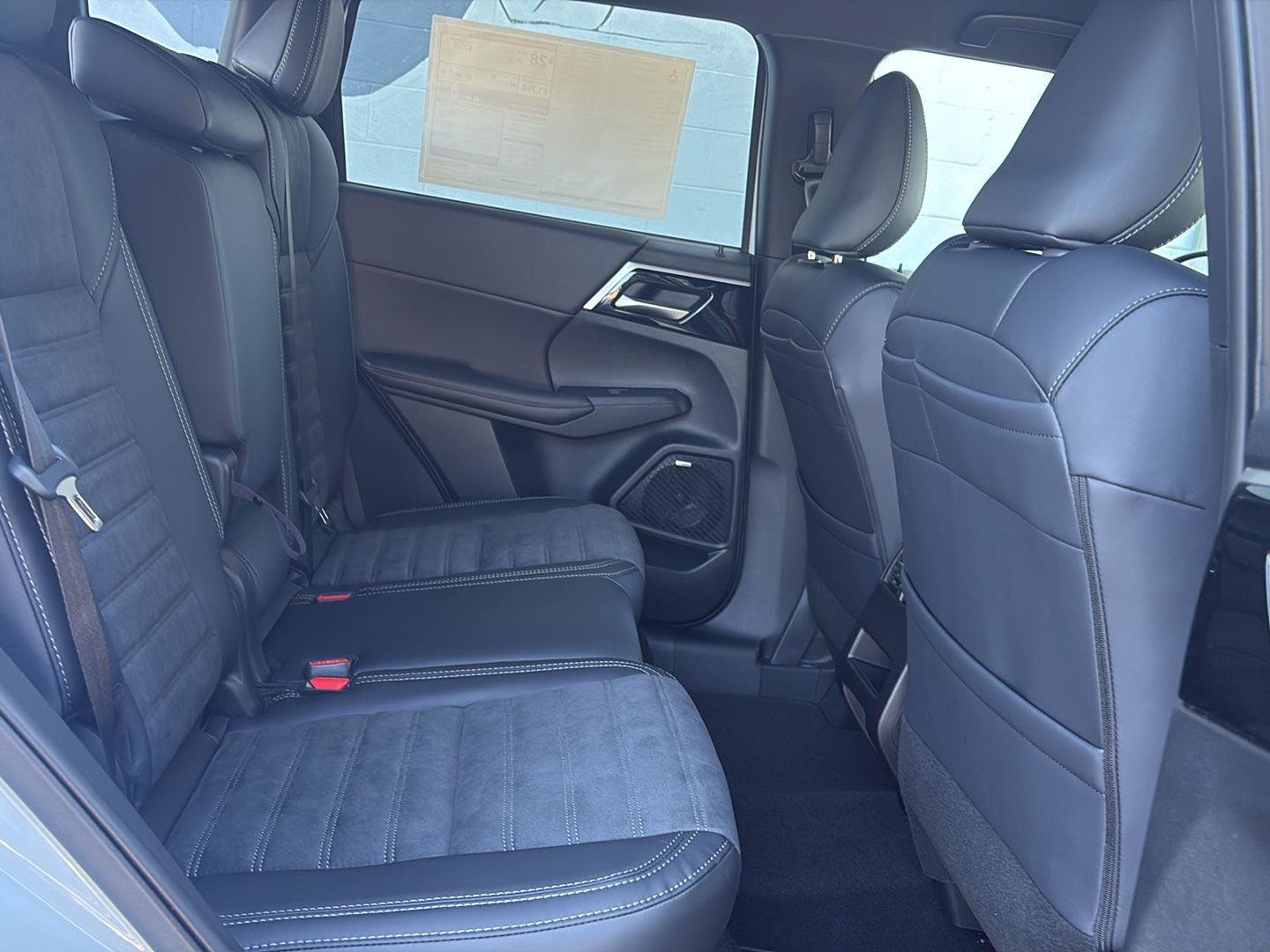 New 2026 Mitsubishi Outlander LE FWD image 18