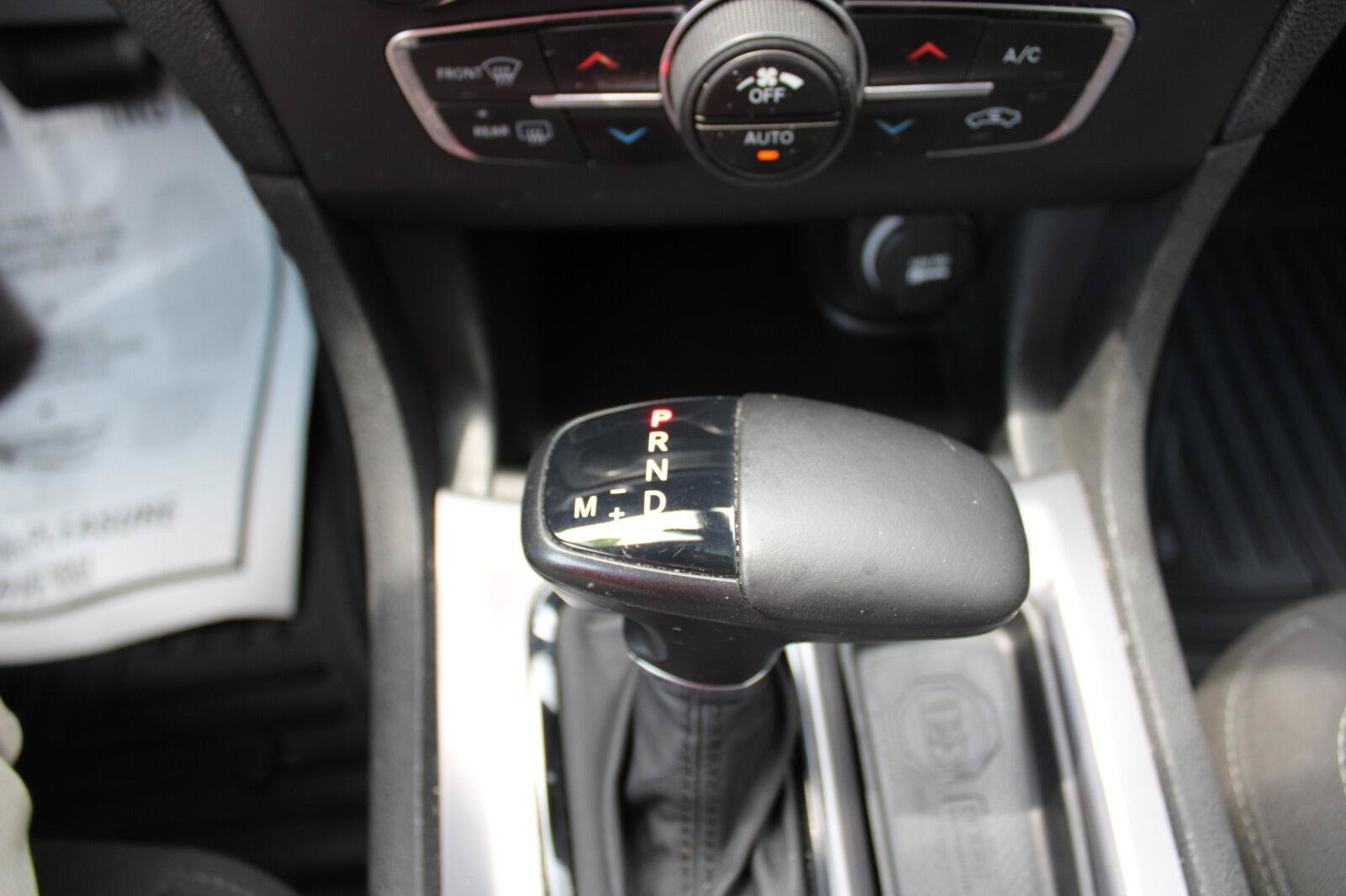 Used 2019 Dodge Charger SXT w/ Blacktop Package AWD/4WD image 23