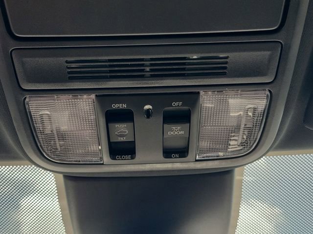 Used 2024 Honda Odyssey Sport image 25