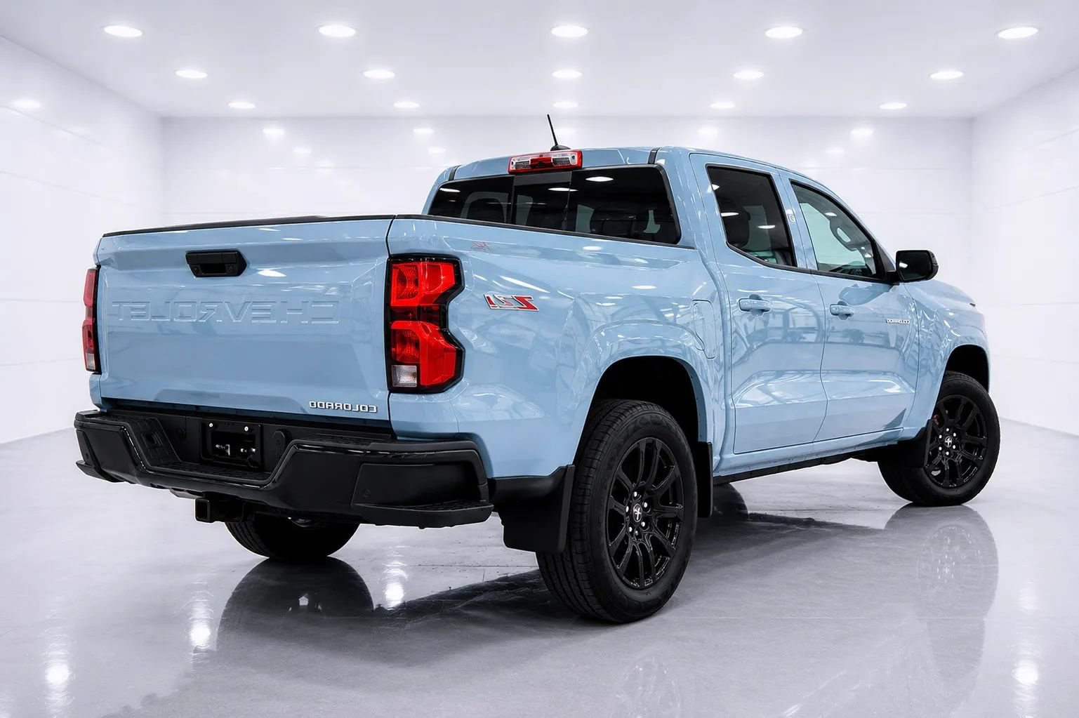 Used 2025 Chevrolet Colorado Z71 w/ Technology Package AWD/4WD image 5