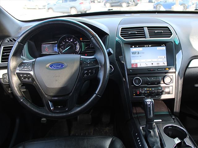 Used 2017 Ford Explorer XLT w/ Equipment Group 202A AWD/4WD image 11