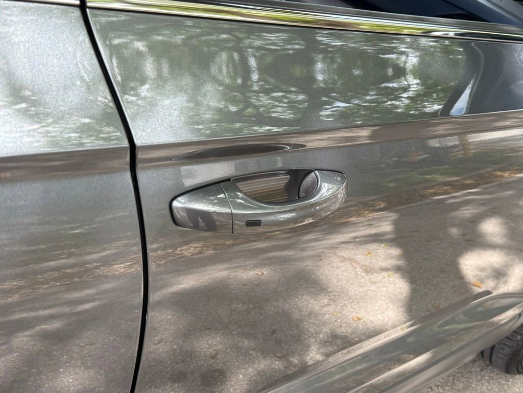 Used 2023 Volkswagen Taos SE w/ Panoramic Sunroof Package image 35