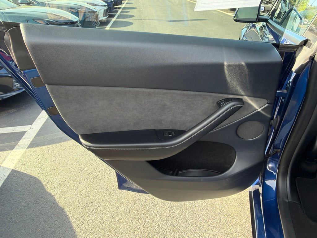 Used 2023 Tesla Model Y Long Range AWD/4WD image 18