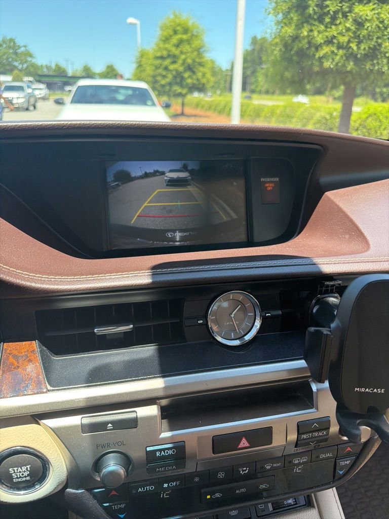 Used 2017 Lexus ES 350 w/ Luxury Package FWD image 15