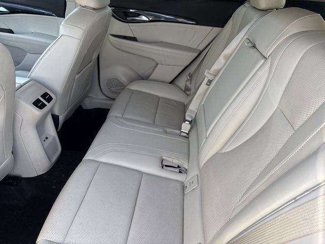 Used 2022 Buick Envision Essence w/ Safety Package image 16