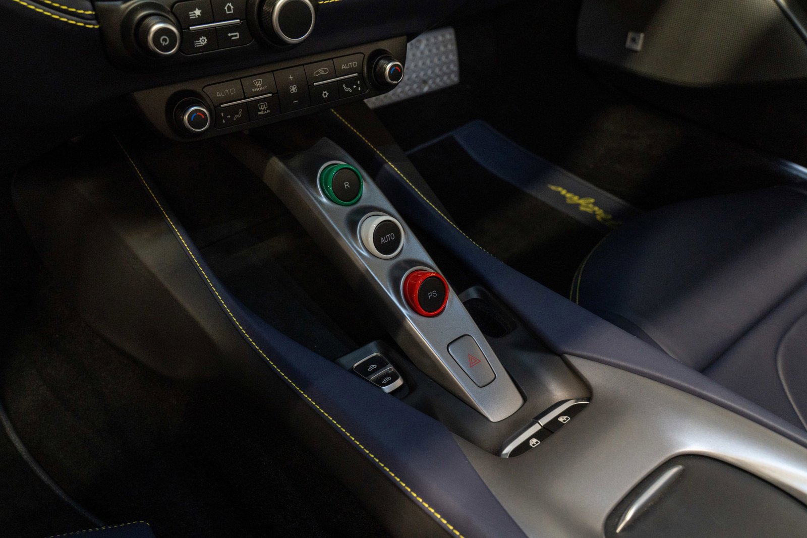 Used 2019 Ferrari Portofino RWD image 10